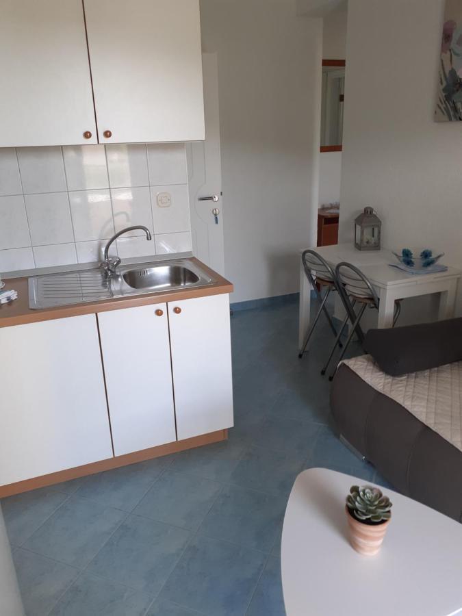 Apartments Lozina Drvenik  Extérieur photo