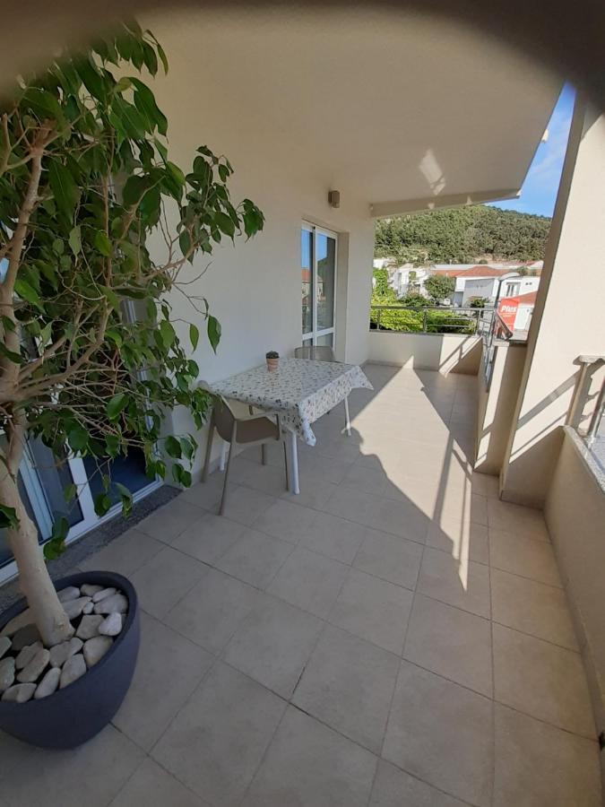 Apartments Lozina Drvenik  Extérieur photo