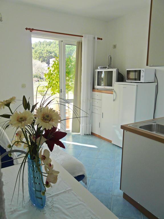 Apartments Lozina Drvenik  Chambre photo